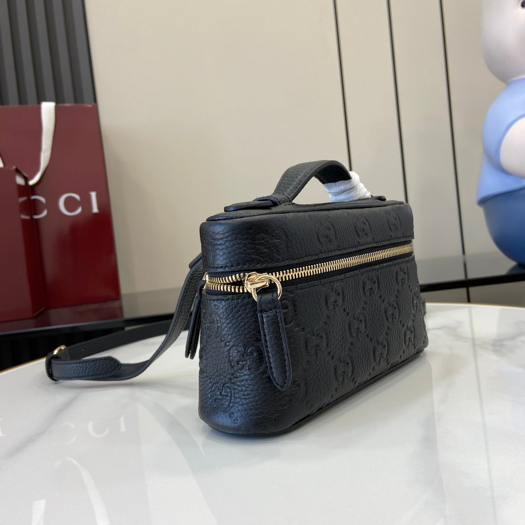 Gucci GG Emblem super mini bag 815949 in black leather