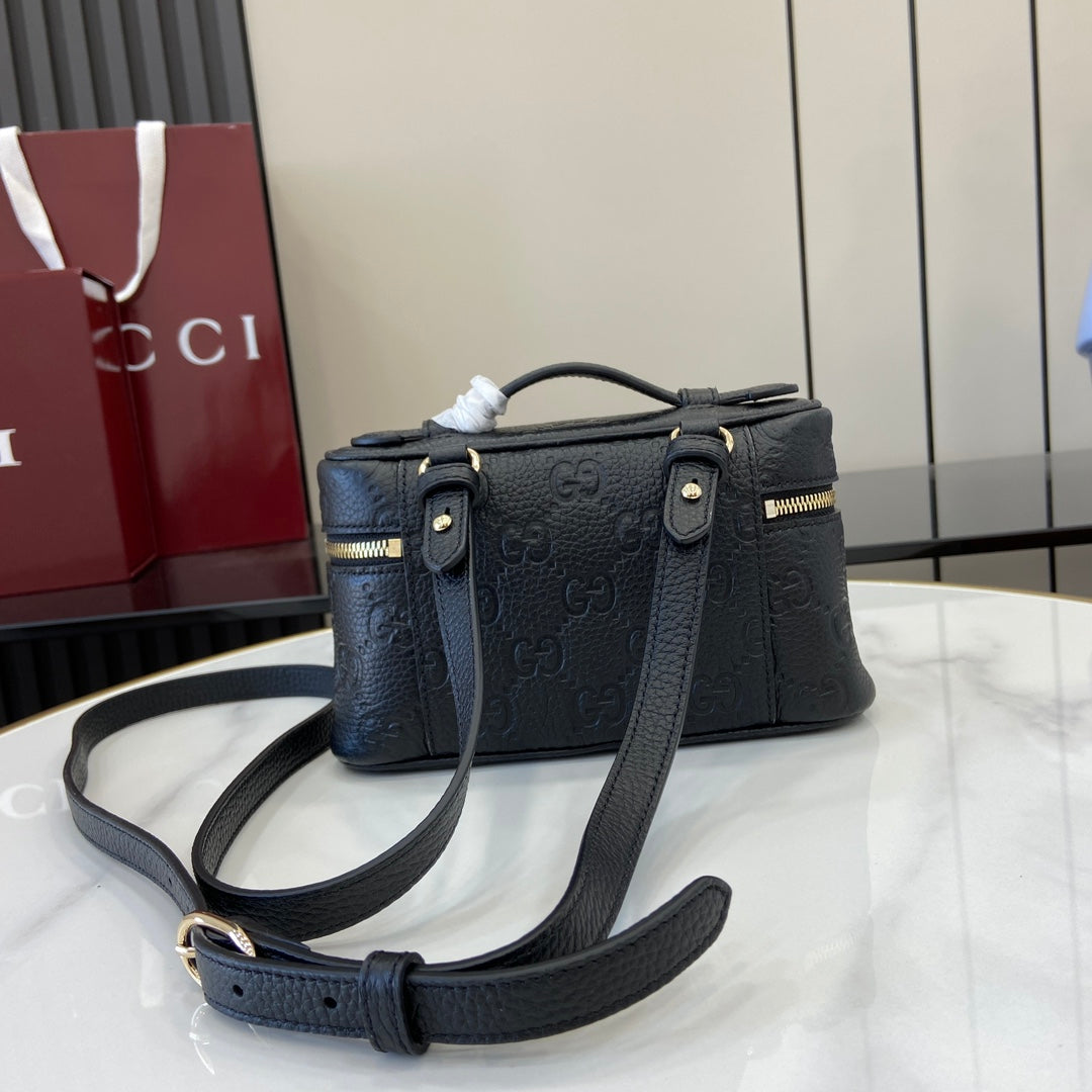 Gucci GG Emblem super mini bag 815949 in black leather