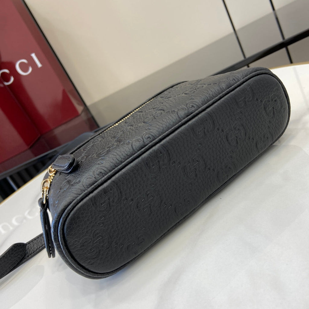 Gucci GG Emblem super mini bag 815949 in black leather