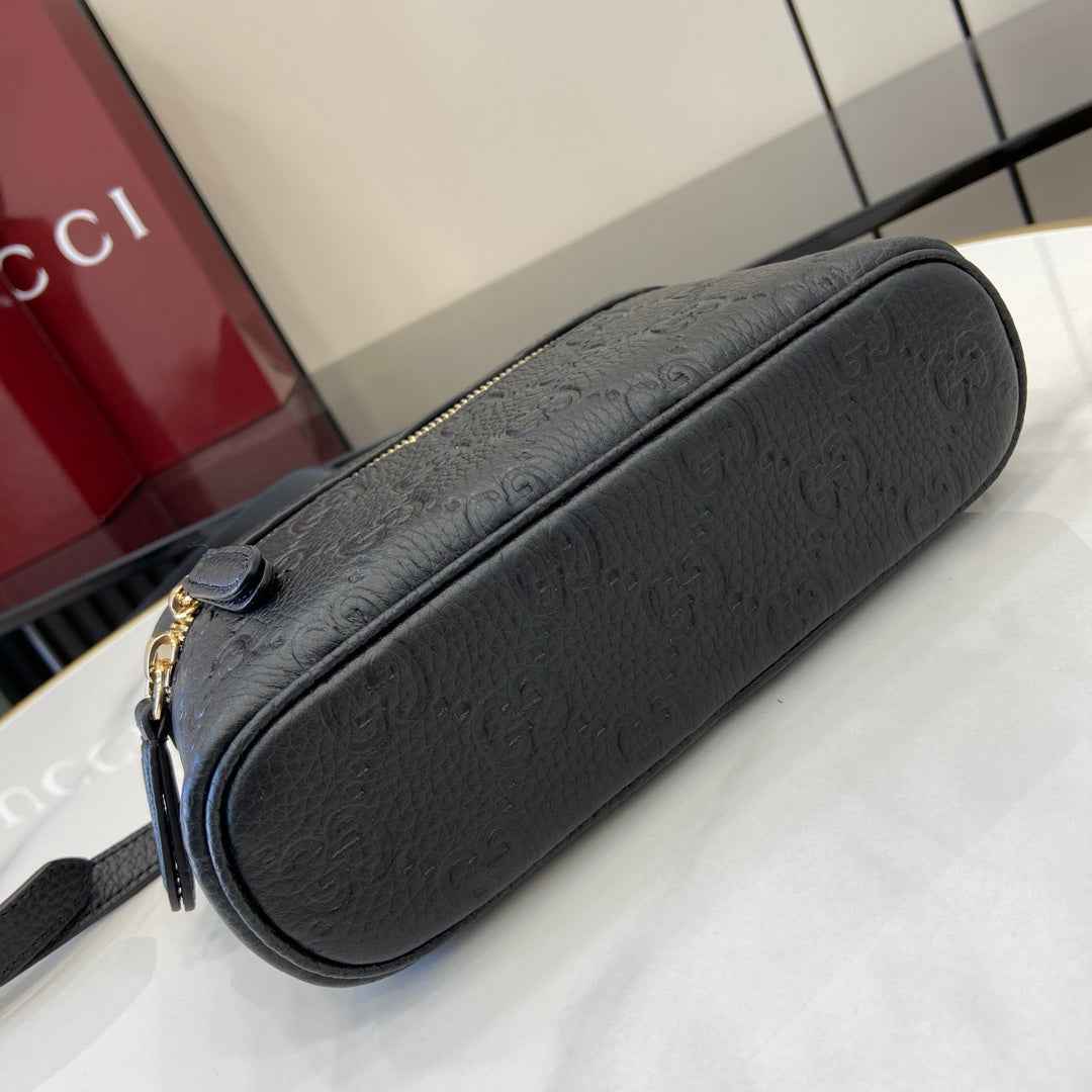 Gucci GG Emblem super mini bag 815949 in black leather