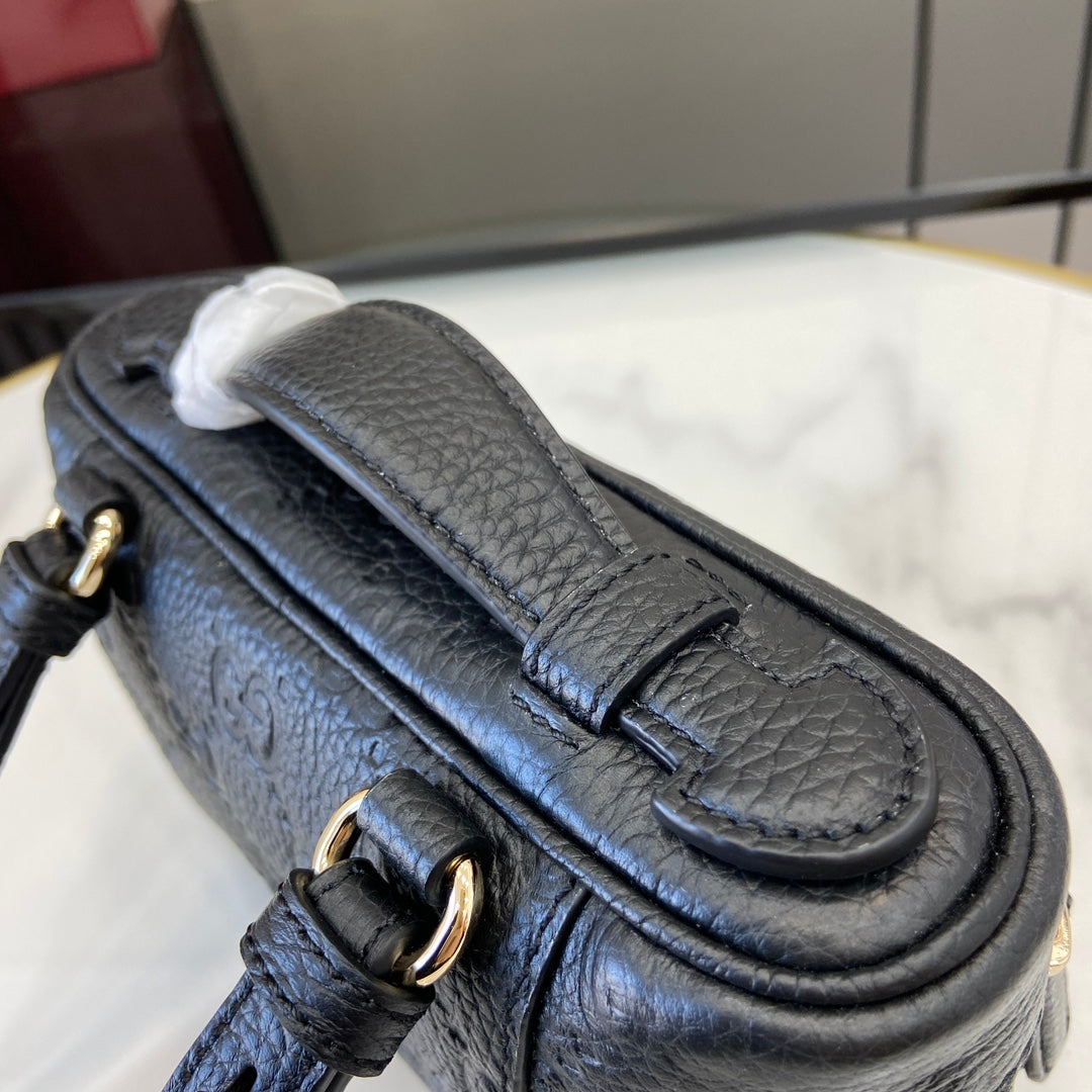 Gucci GG Emblem super mini bag 815949 in black leather