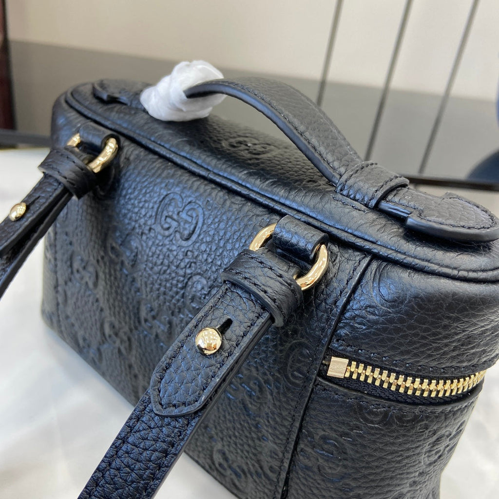 Gucci GG Emblem super mini bag 815949 in black leather