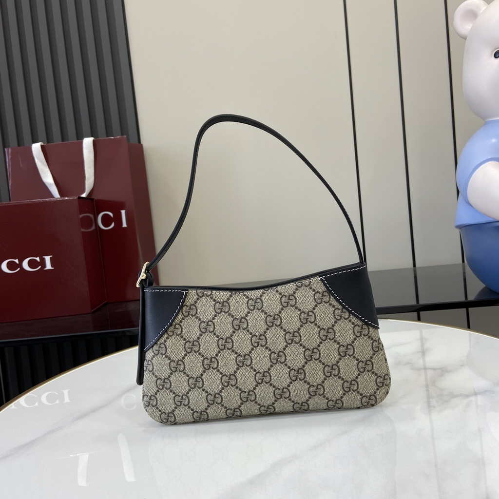 Gucci GG Emblem super mini shoulder bag 820696 in black fabric