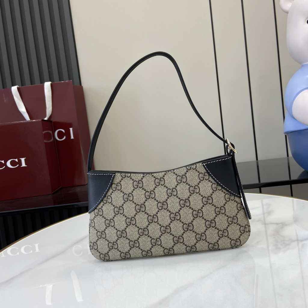 Gucci GG Emblem super mini shoulder bag 820696 in black fabric