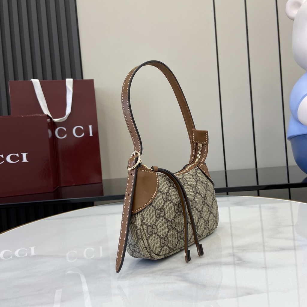 Gucci GG Emblem super mini shoulder bag 820696 in brown fabric