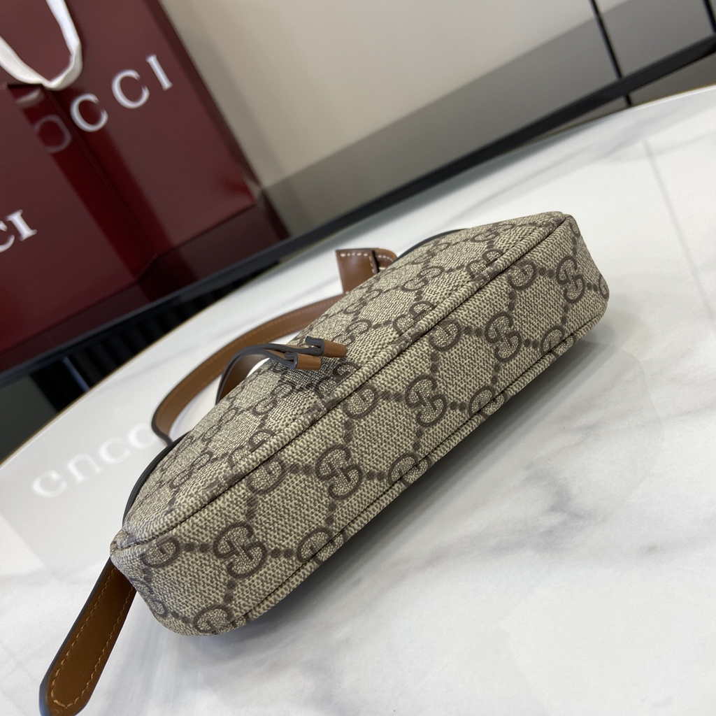 Gucci GG Emblem super mini shoulder bag 820696 in brown fabric