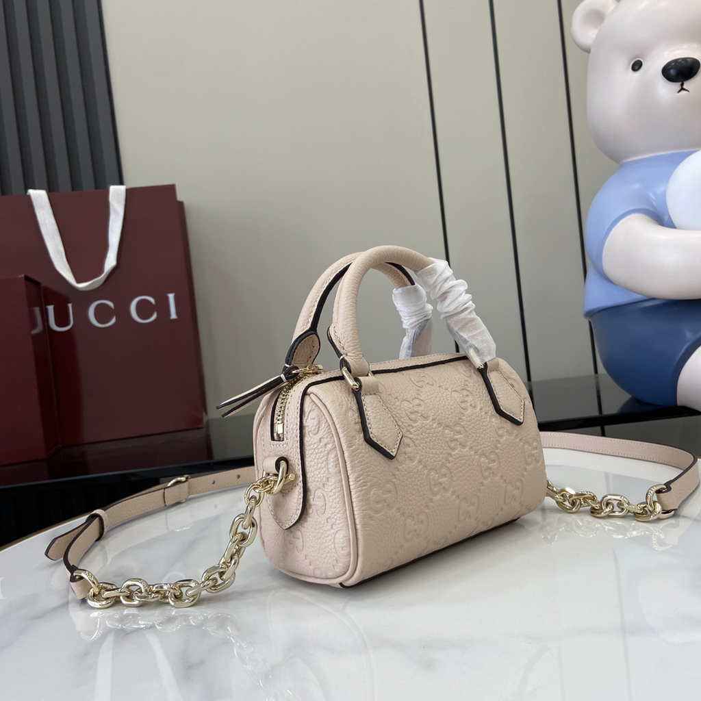 Gucci GG Emblem super mini top handle bag 815256 in light pink leather