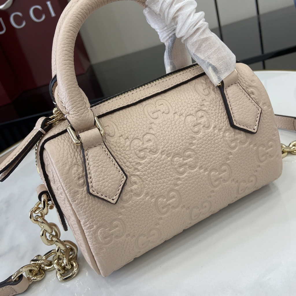 Gucci GG Emblem super mini top handle bag 815256 in light pink leather
