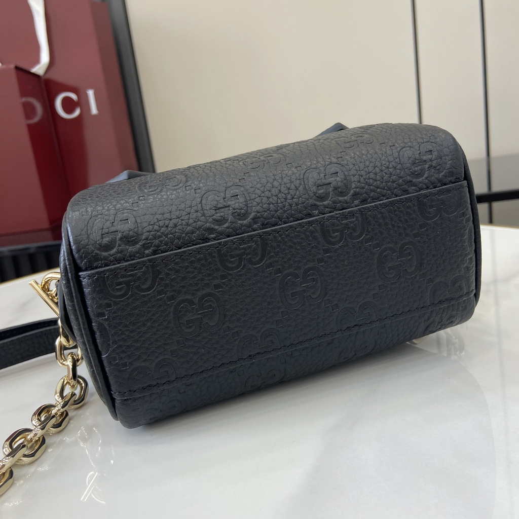 Gucci GG Emblem super mini top handle bag 815256 in black leather
