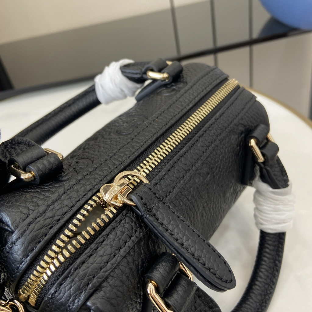 Gucci GG Emblem super mini top handle bag 815256 in black leather