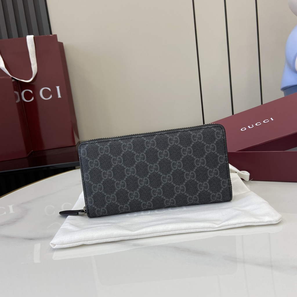 Gucci GG Emblem zip around wallet, 821207 in black fabric