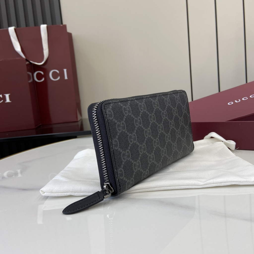 Gucci GG Emblem zip around wallet, 821207 in black fabric