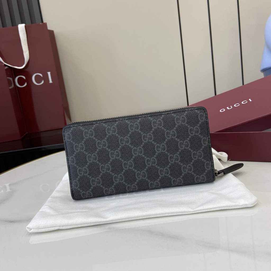 Gucci GG Emblem zip around wallet, 821207 in black fabric