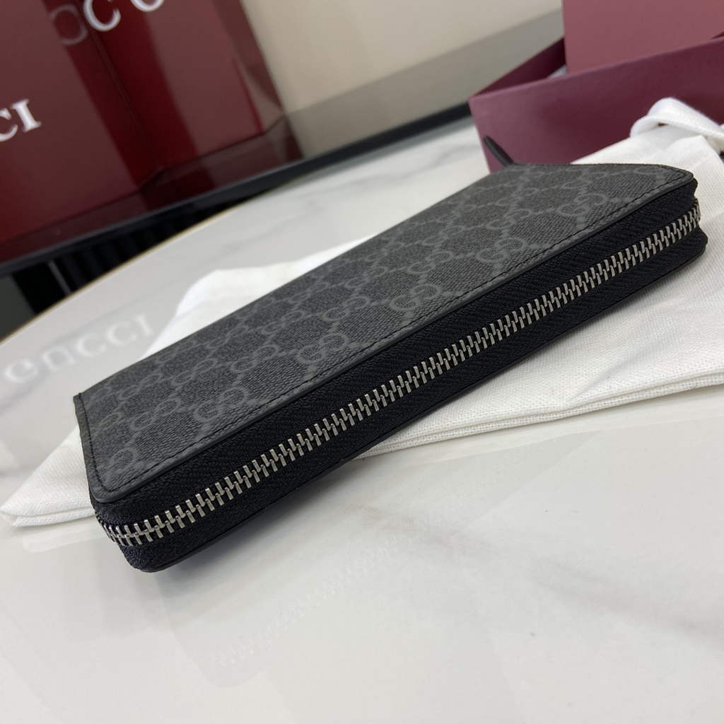 Gucci GG Emblem zip around wallet, 821207 in black fabric