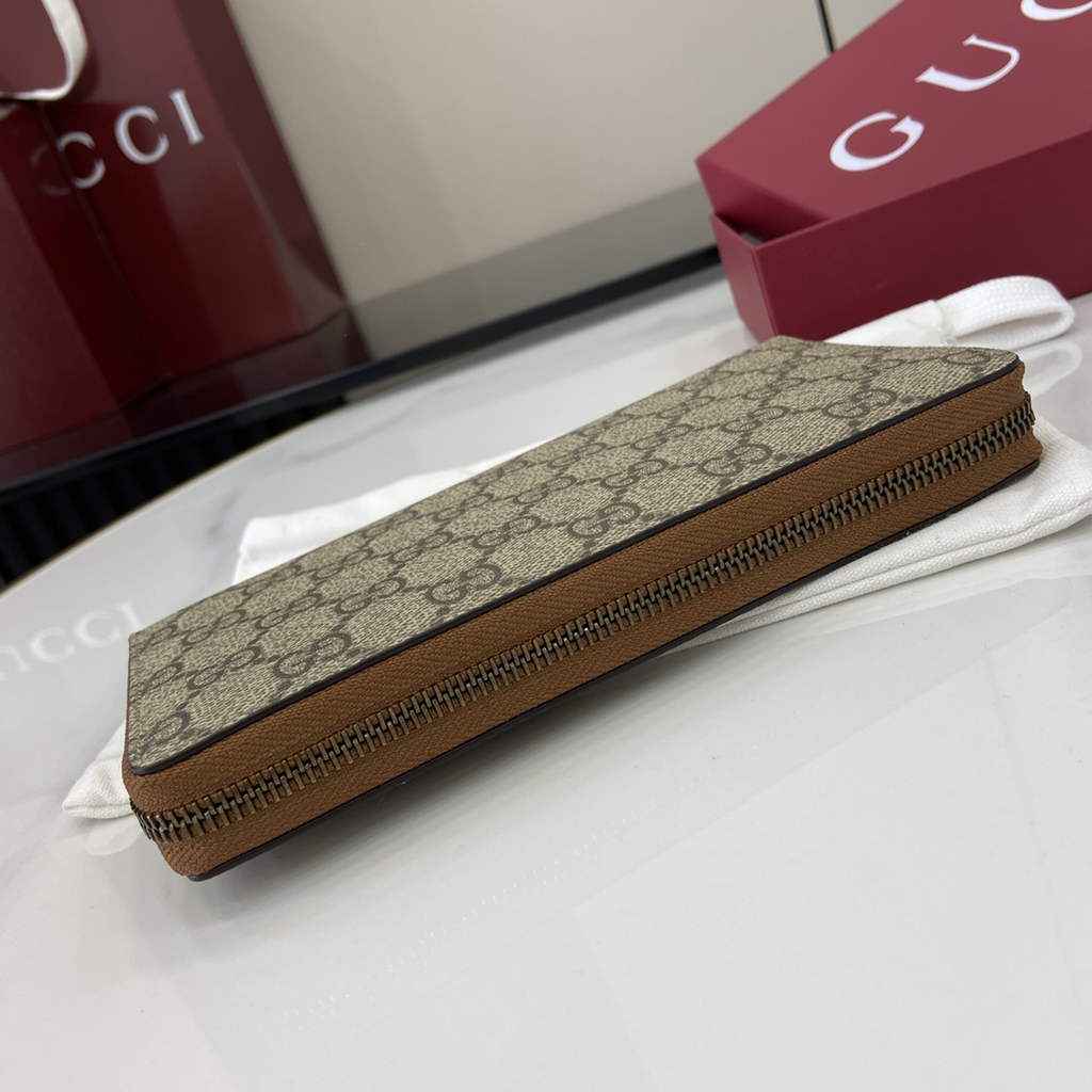 Gucci GG Emblem zip around wallet, 821207 in brown fabric