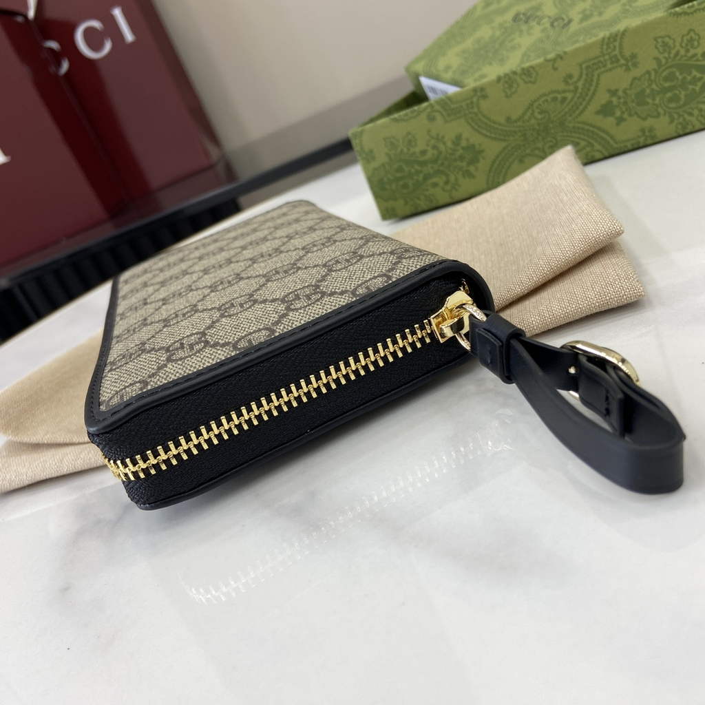 Gucci GG Emblem zip around wallet, 821803 in black fabric