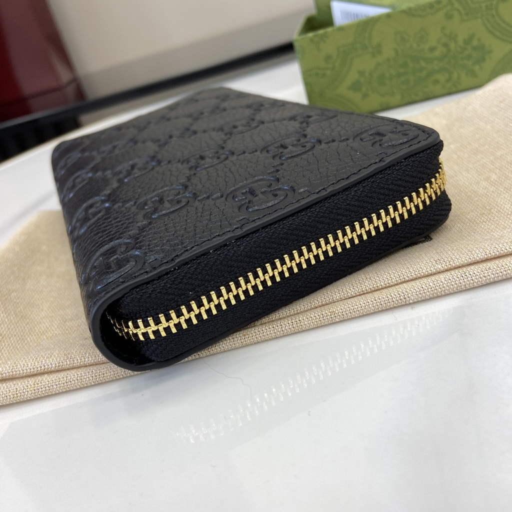 Gucci GG Emblem zip around wallet, 821803 in black leather