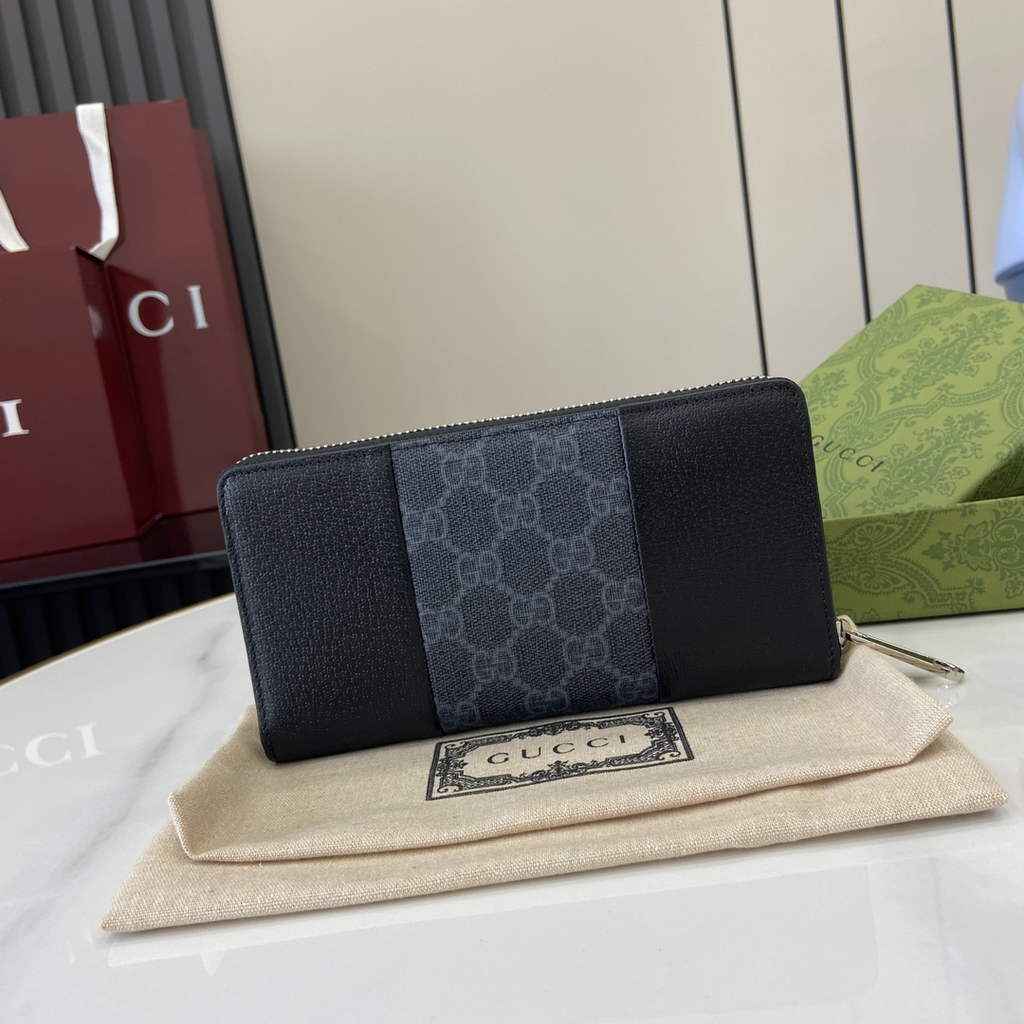 Gucci GG Emblem zip around wallet, 821803 in black gg
