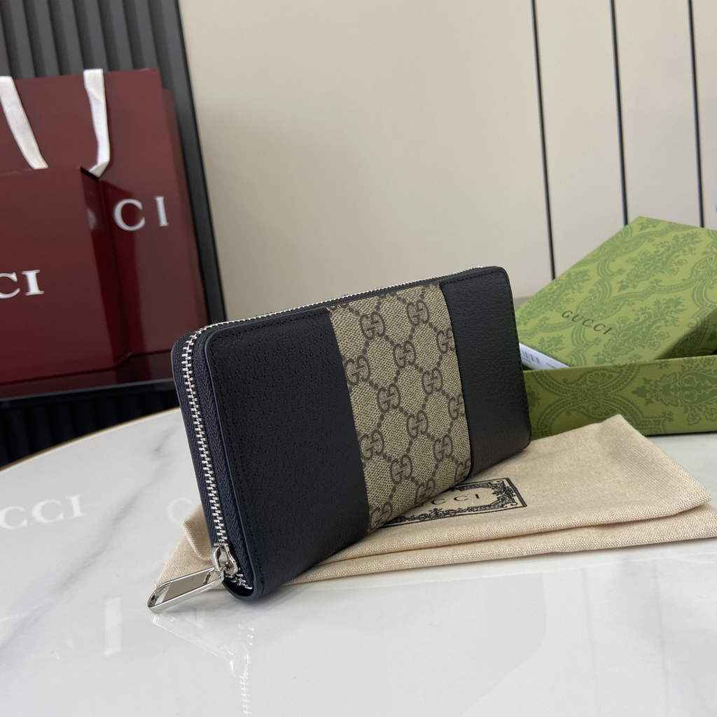Gucci GG Emblem zip around wallet, 821803 in beige gg