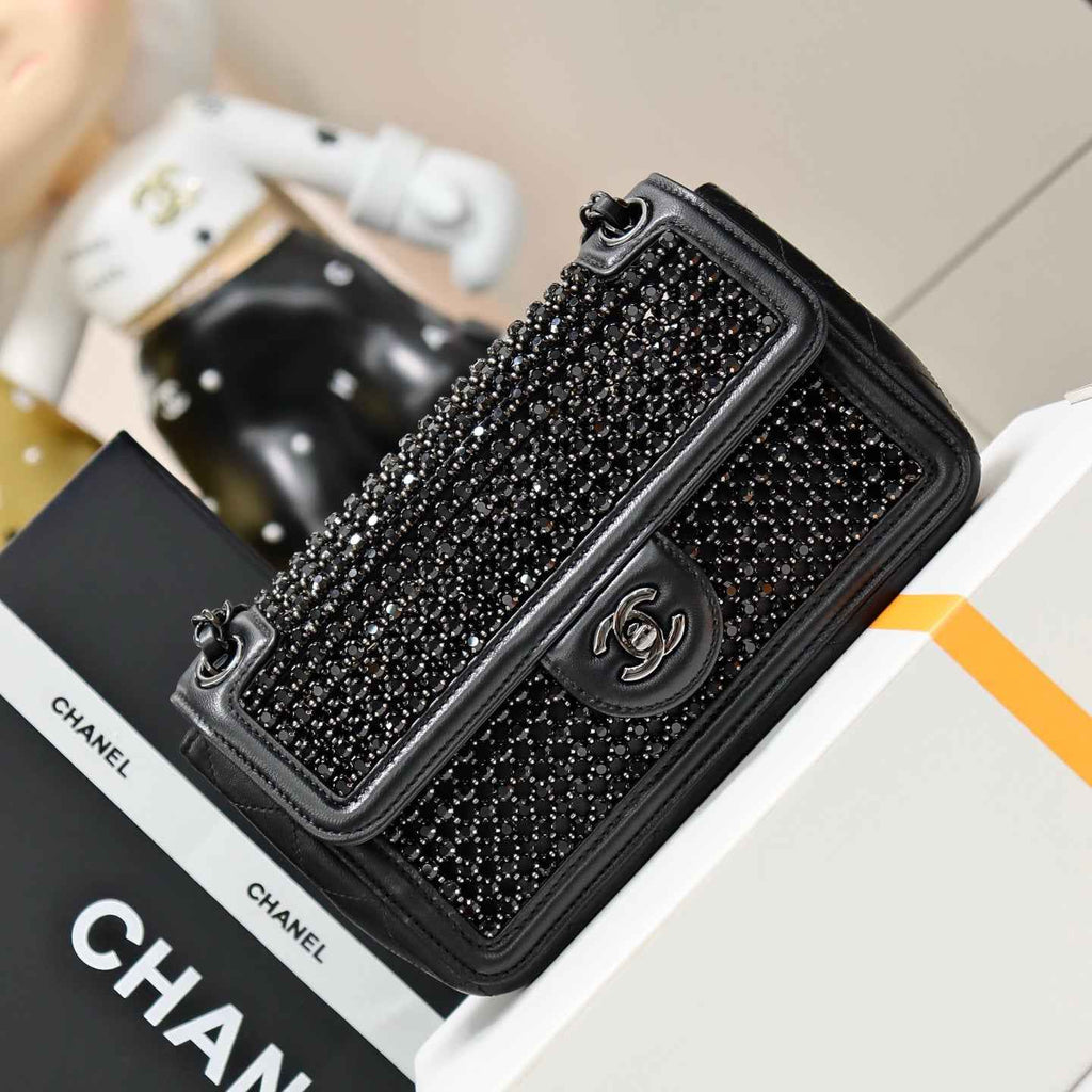 Chanel Small flap bag, AS4962 black lambskin, diamanté