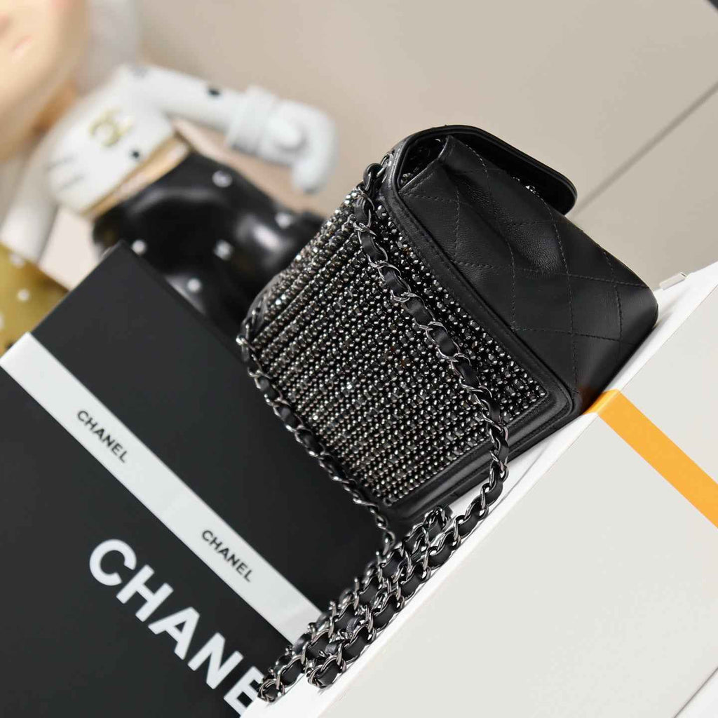 Chanel Small flap bag, AS4962 black lambskin, diamanté