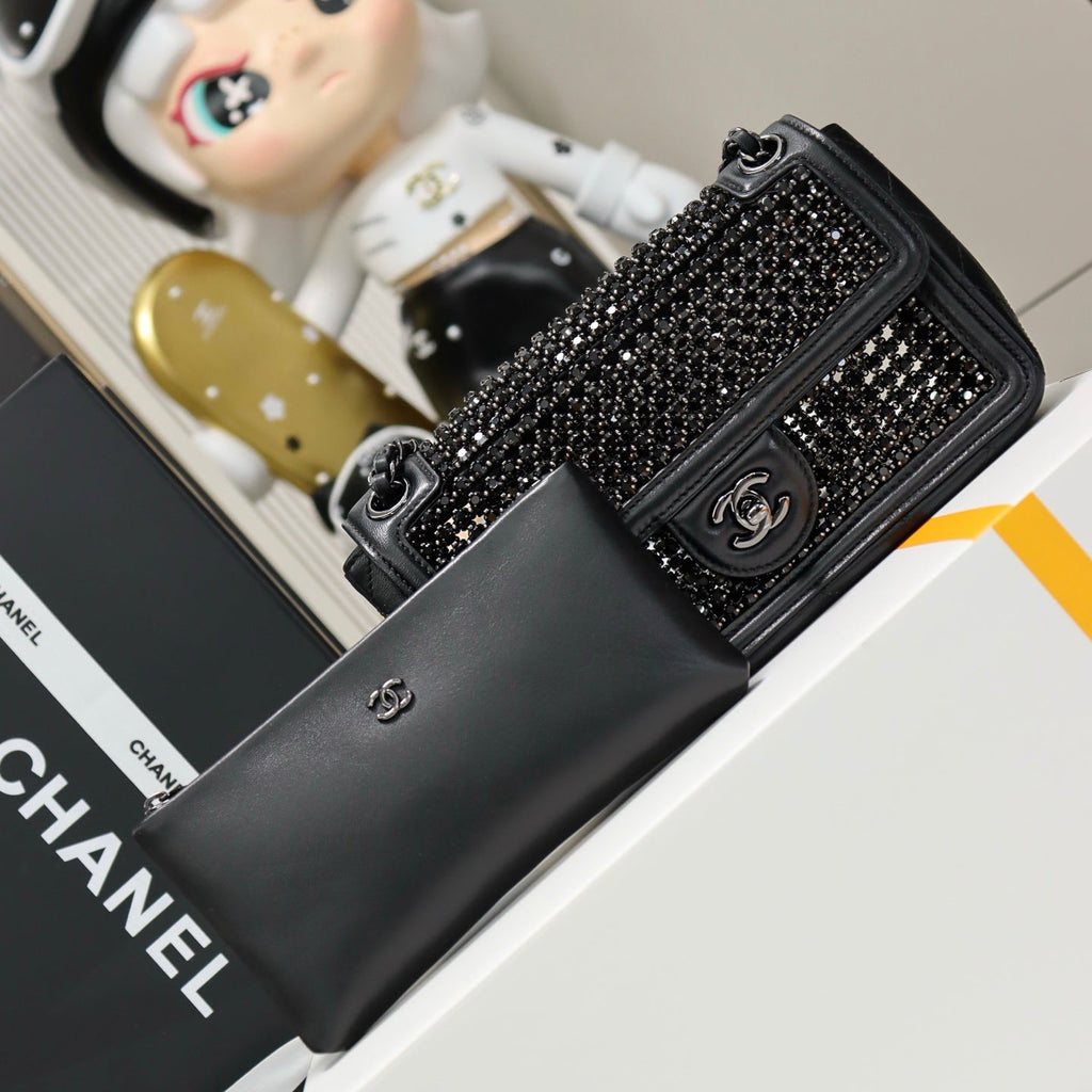 Chanel Small flap bag, AS4962 black lambskin, diamanté