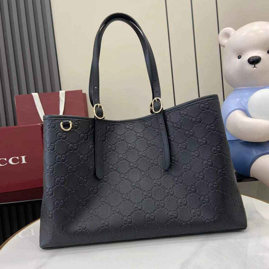 Gucci GG Emblem large tote bag 815213 in Black leather
