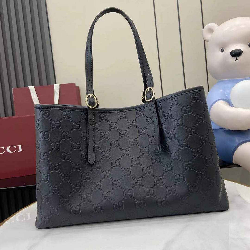 Gucci GG Emblem large tote bag 815213 in Black leather