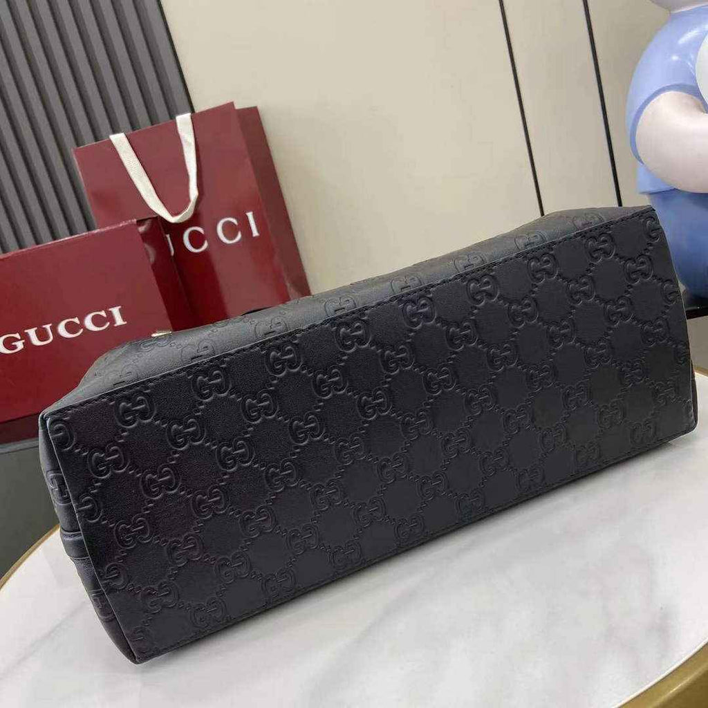 Gucci GG Emblem large tote bag 815213 in Black leather