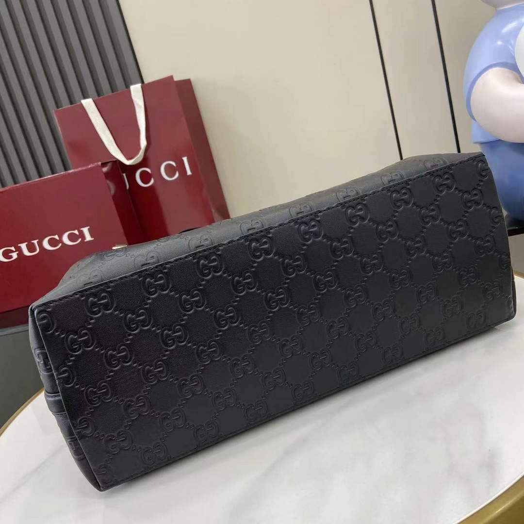 Gucci GG Emblem large tote bag 815213 in Black leather