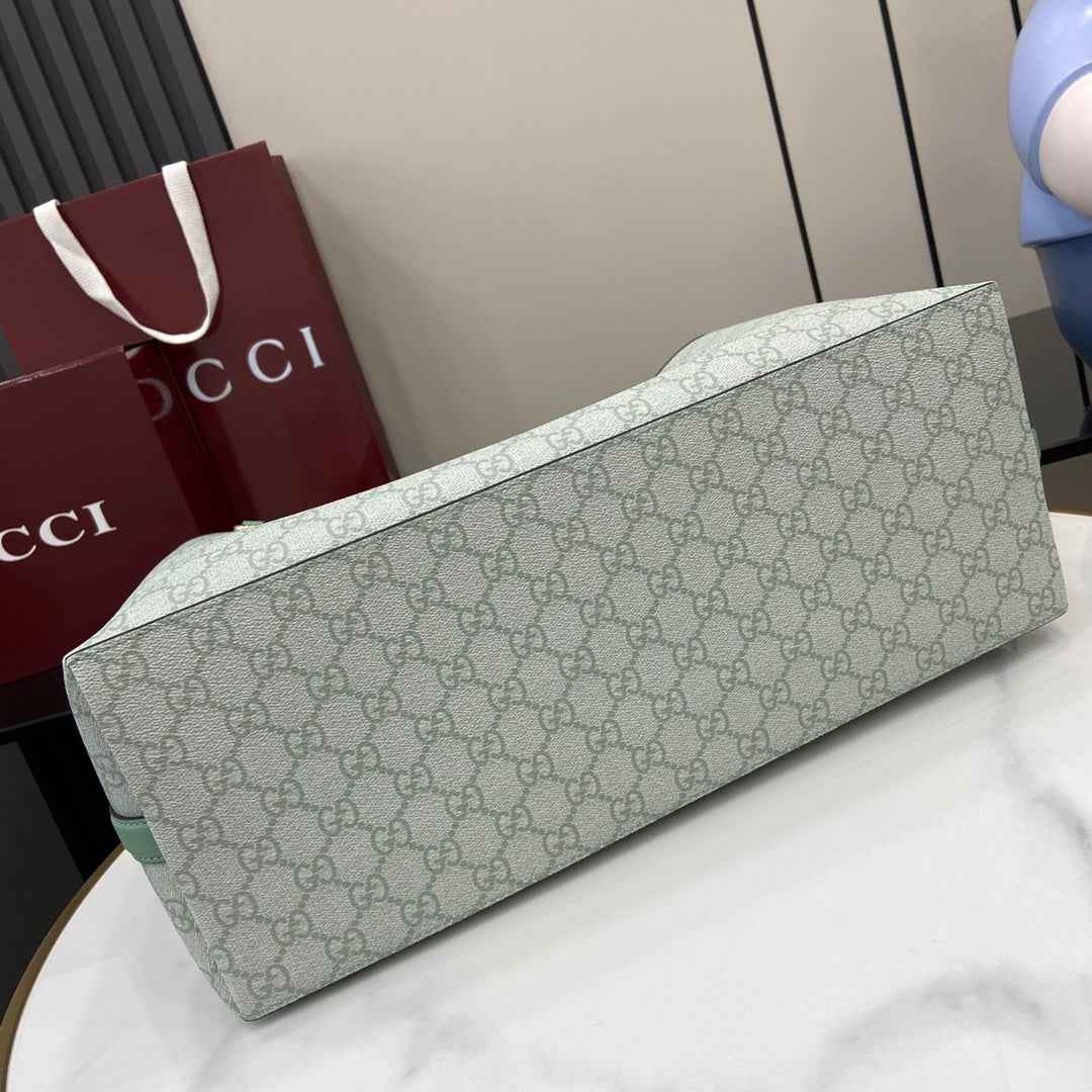 Gucci GG Emblem large tote bag 815213 in green fabric