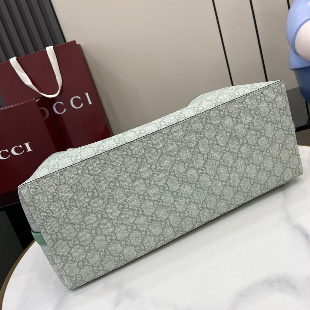 Gucci GG Emblem large tote bag 815213 in green fabric