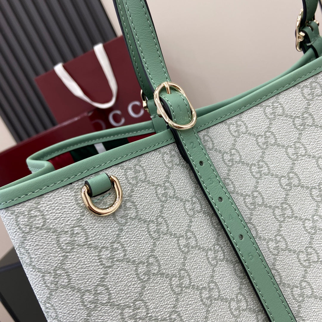 Gucci GG Emblem large tote bag 815213 in green fabric