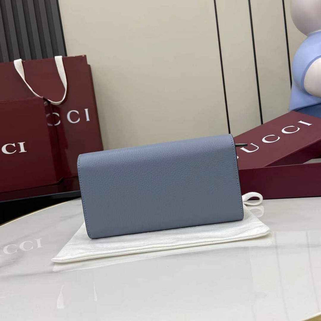 Gucci Softbit continental wallet 828147 in blue leather