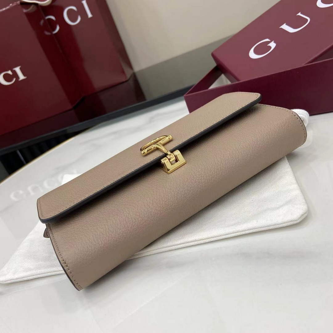 Gucci Softbit continental wallet 828147 in light pink leather