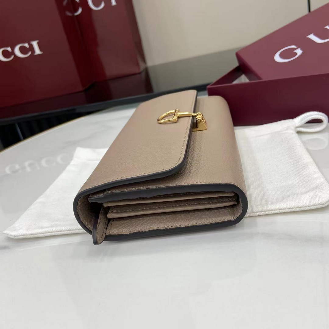 Gucci Softbit continental wallet 828147 in light pink leather