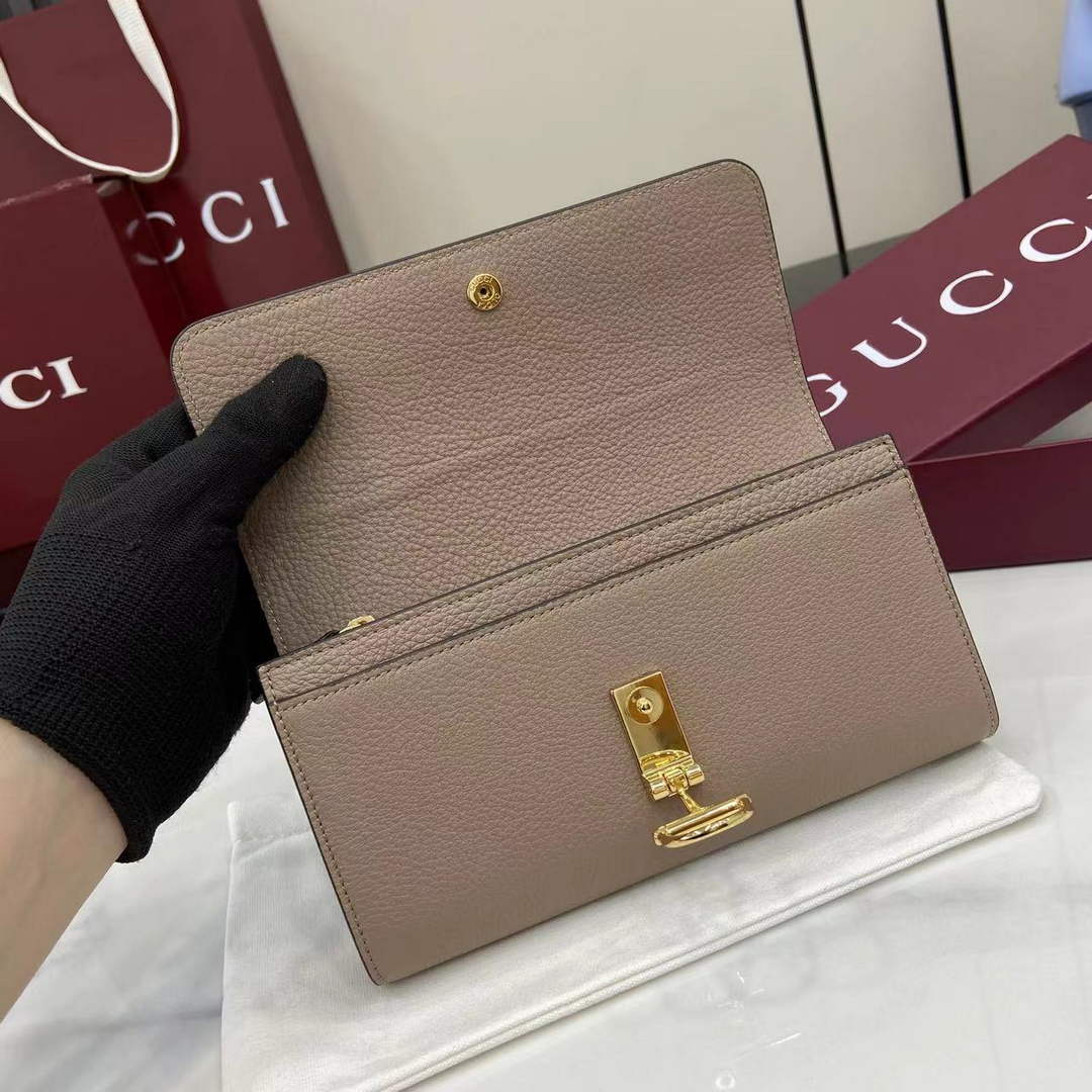 Gucci Softbit continental wallet 828147 in light pink leather