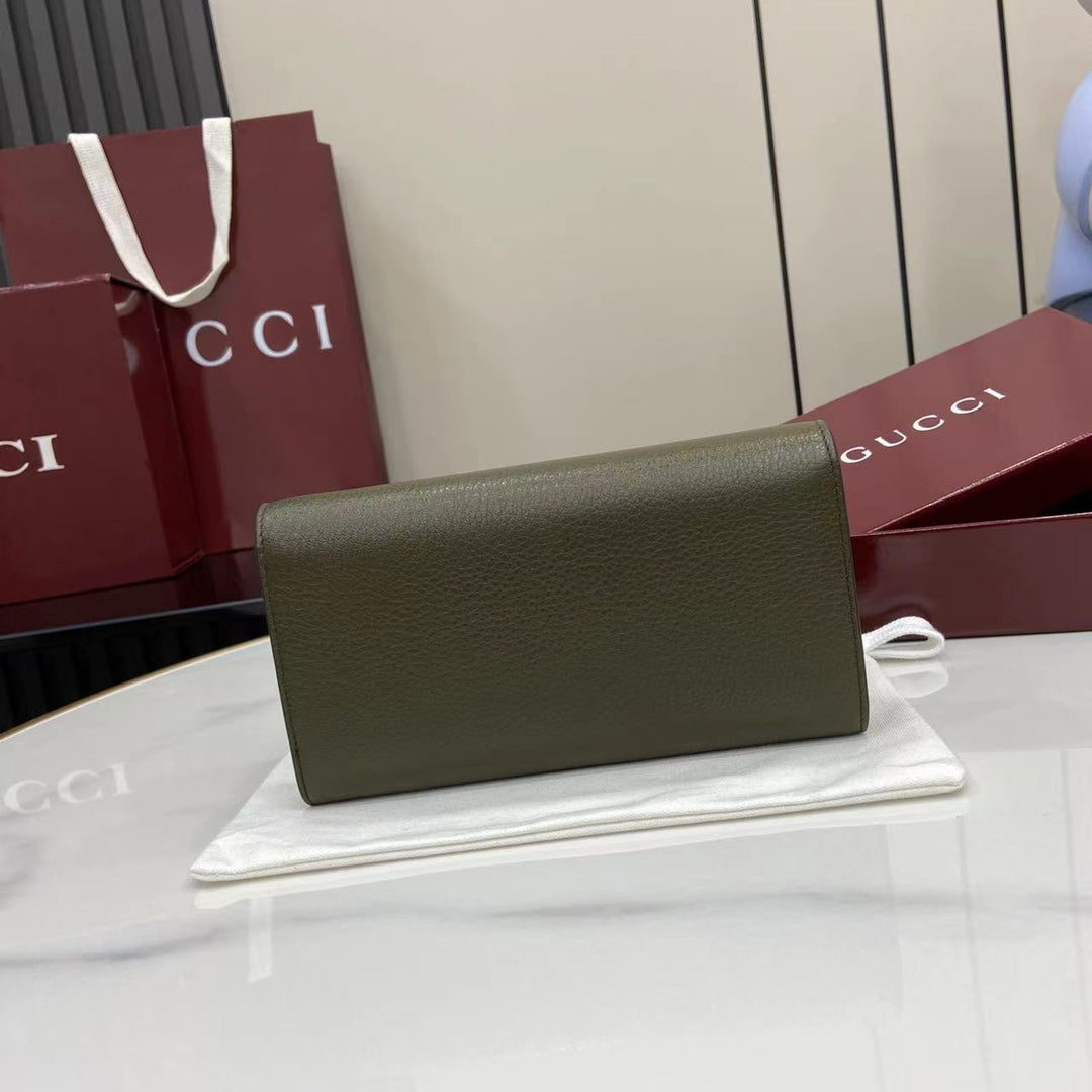 Gucci Softbit continental wallet 828147 in green leather