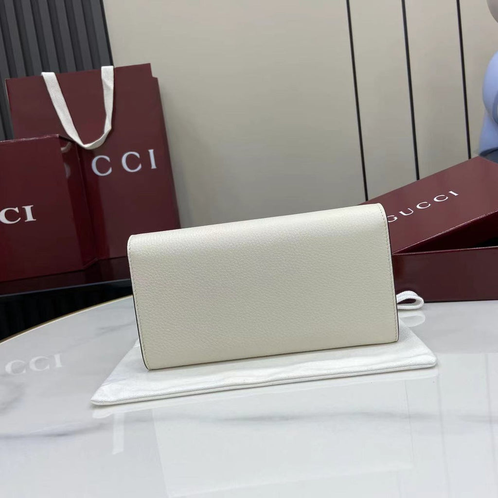 Gucci Softbit continental wallet 828147 in beige leather