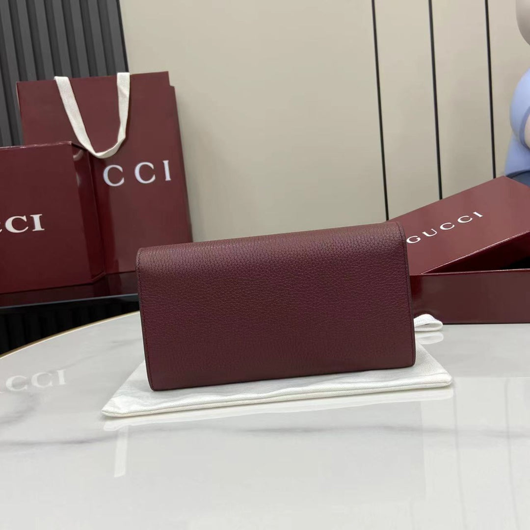 Gucci Softbit continental wallet 828147 in wine red leather