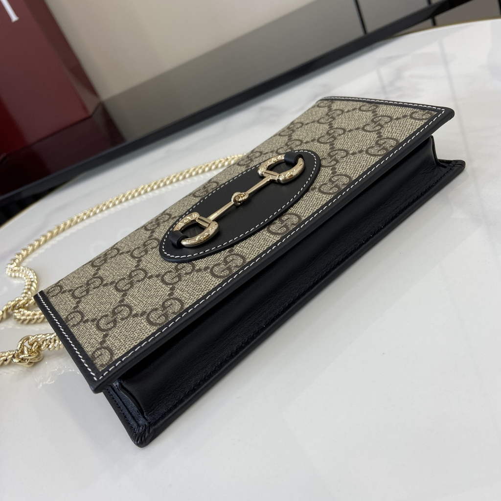 Gucci Horsebit 1955 wallet on chain, 621892 in black leather