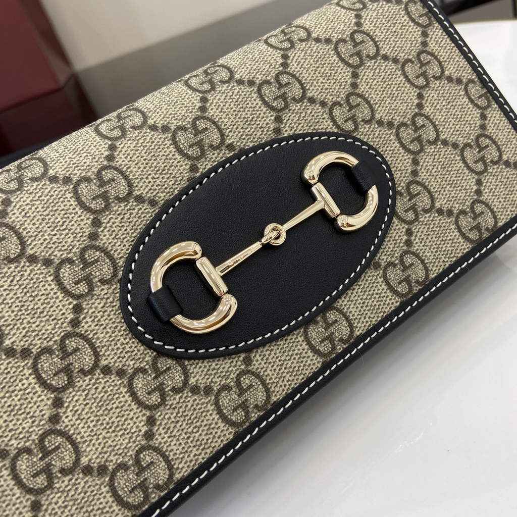 Gucci Horsebit 1955 wallet on chain, 621892 in black leather