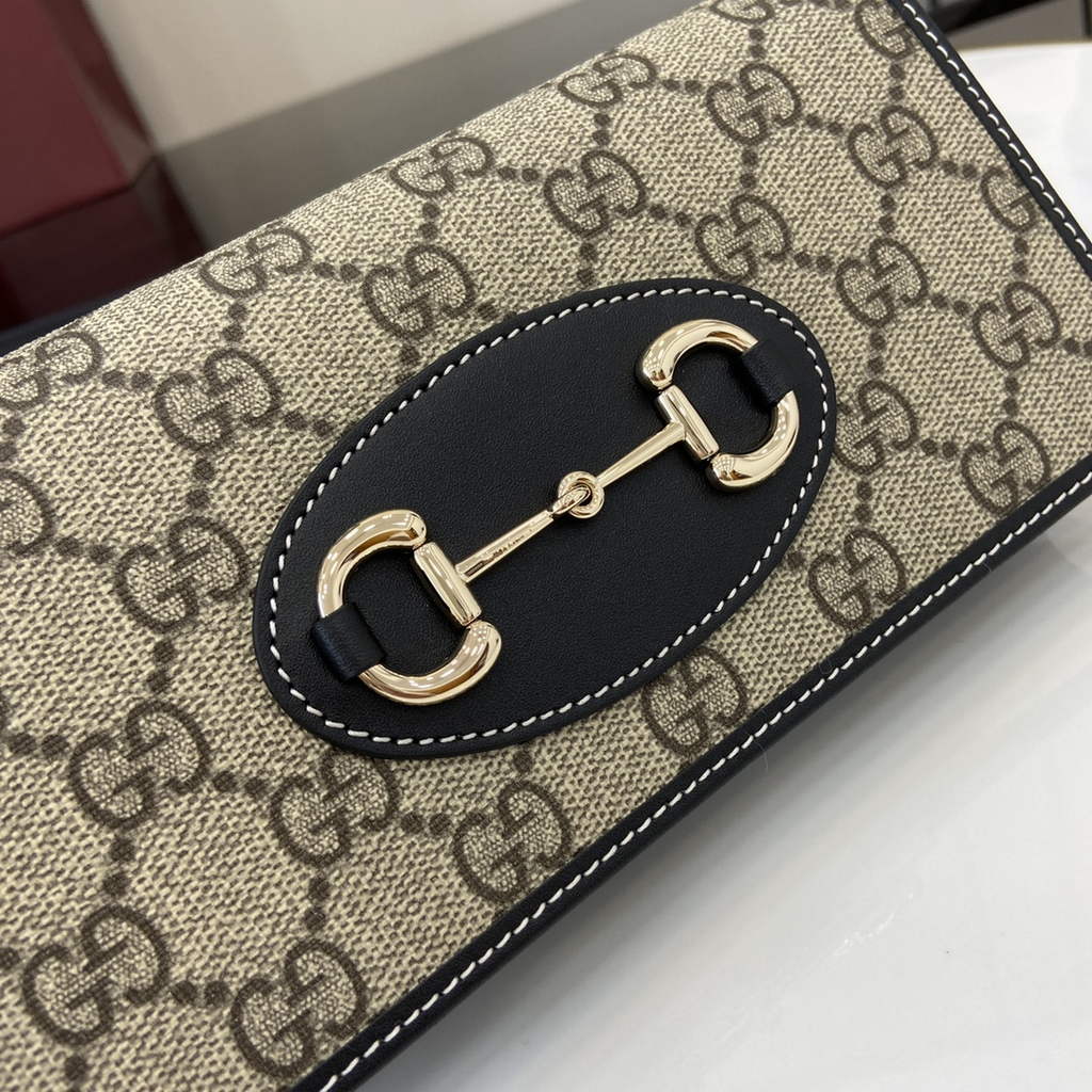 Gucci Horsebit 1955 wallet on chain, 621892 in black leather