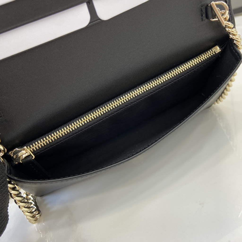 Gucci Horsebit 1955 wallet on chain, 621892 in black leather
