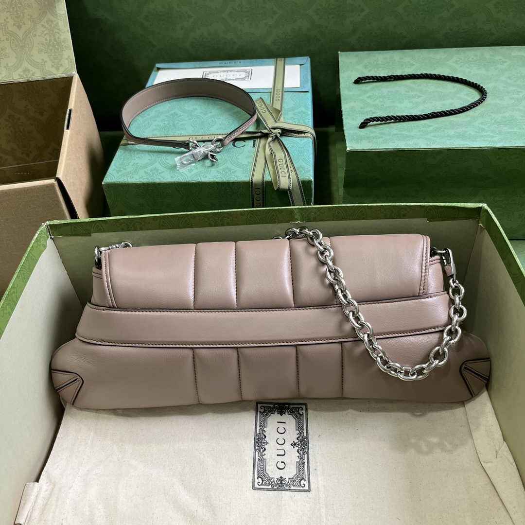 Gucci Horsebit Chain medium shoulder bag ‎764255 in light pink leather