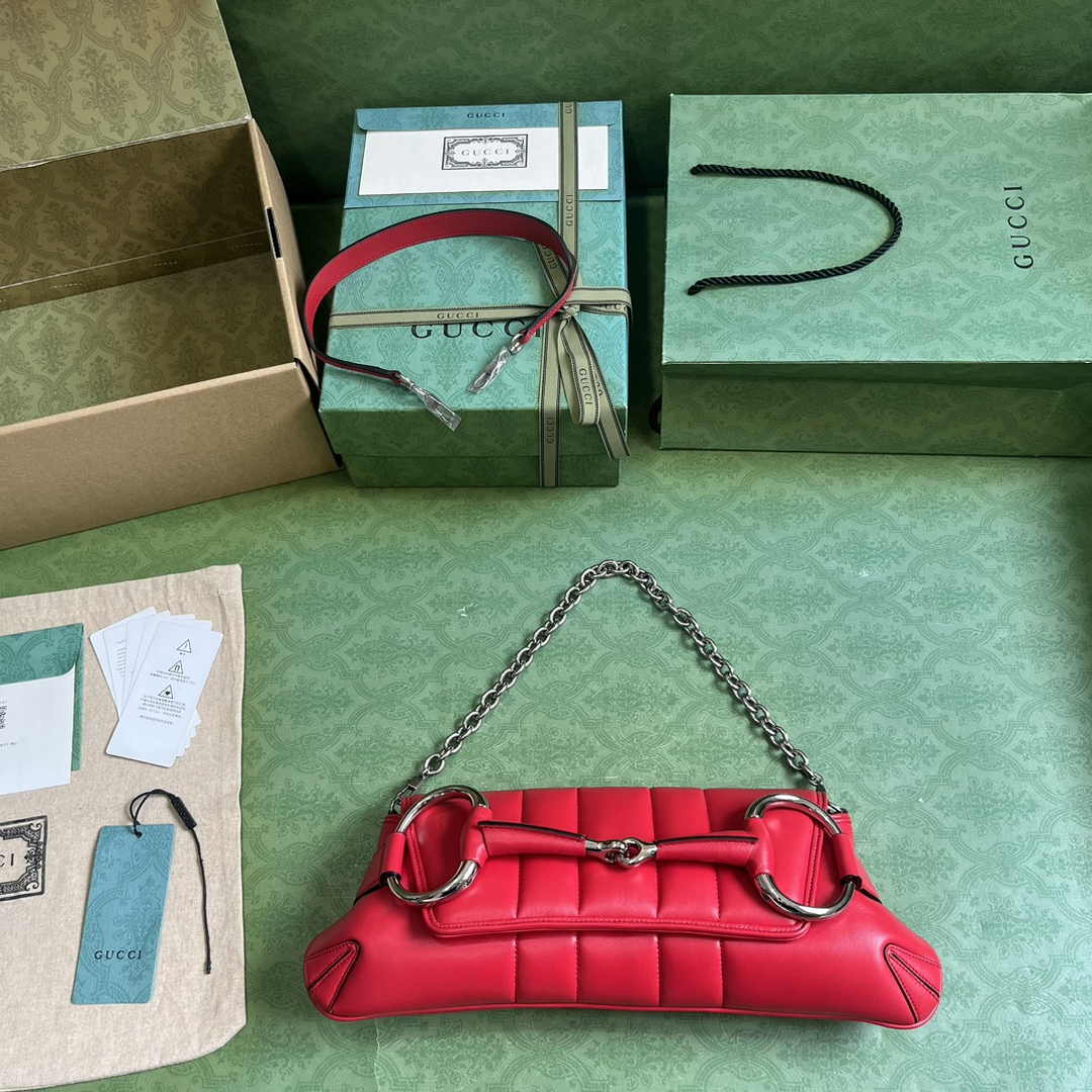 Gucci Horsebit Chain medium shoulder bag ‎764255 in Red leather