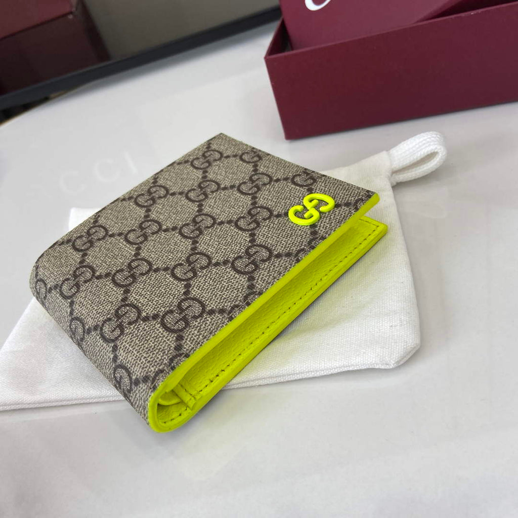 Gucci Acid green interior GG bi-fold wallet 768243