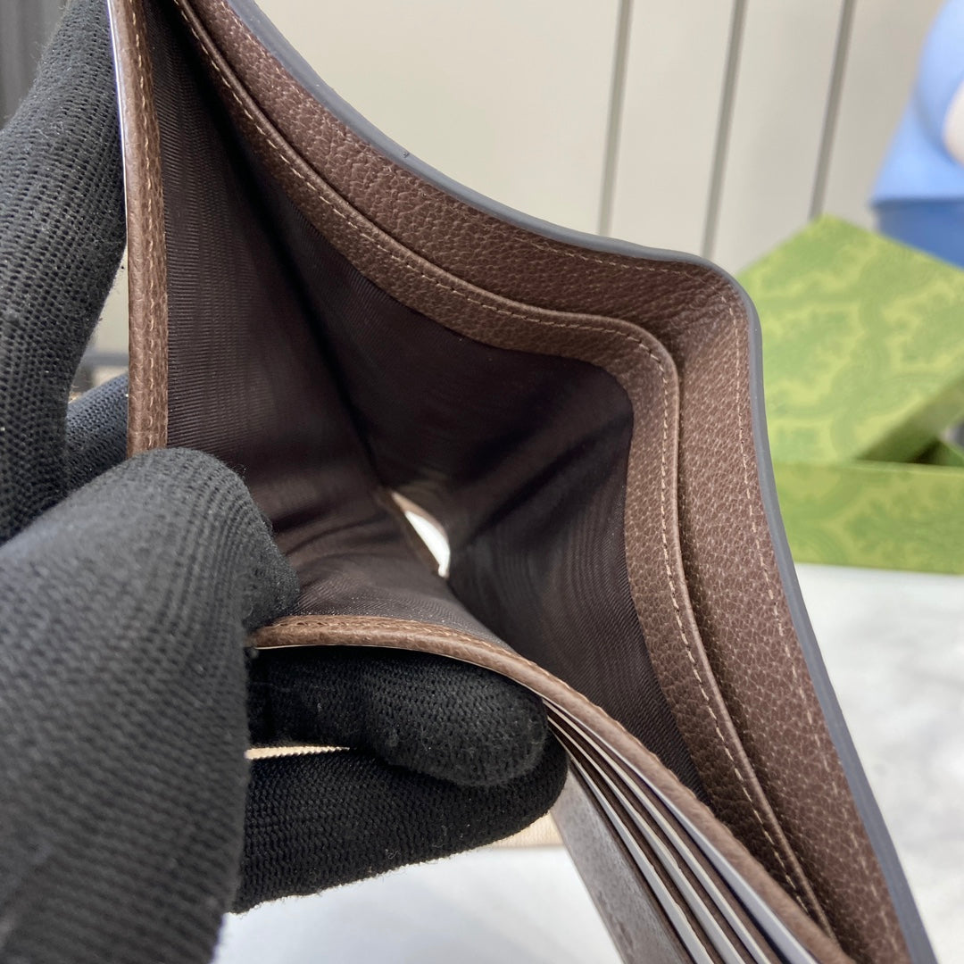 Gucci Brown interior GG bi-fold wallet 768243