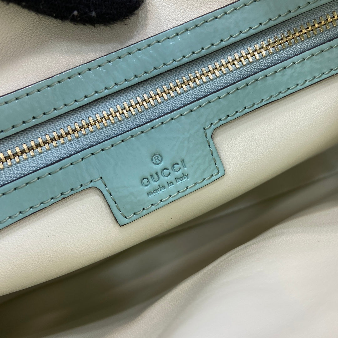 Gucci Jackie small shoulder bag in light blue patent leather 782849
