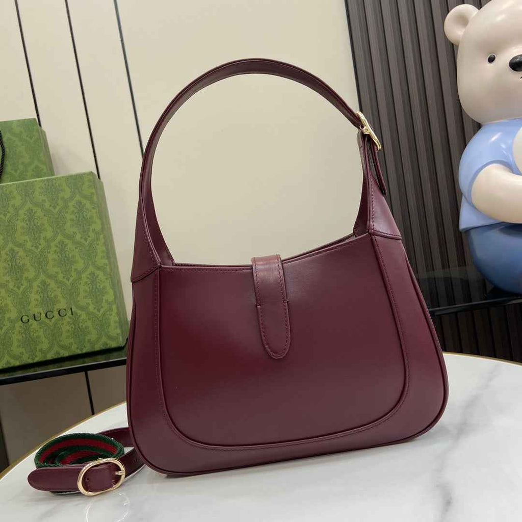 Gucci Jackie small shoulder bag in wine red leather 782849